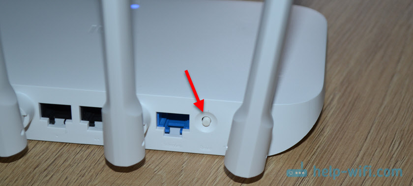 Кнопка сброса настроек на Xiaomi Mi WiFi Router 4A/4C