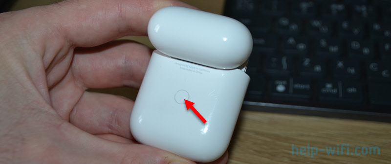 Активация режима сопряжения на Apple AirPods если они не подключаются к ноутбуку